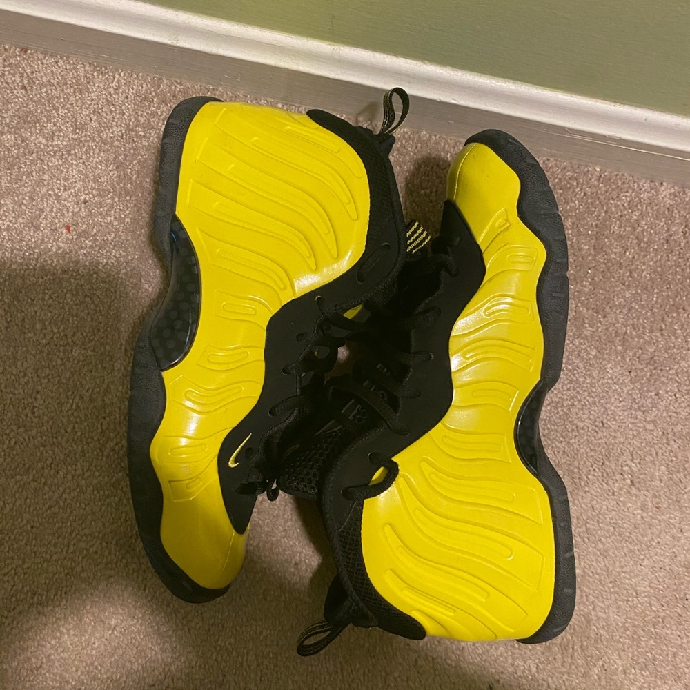 Nike foamposite size 7y